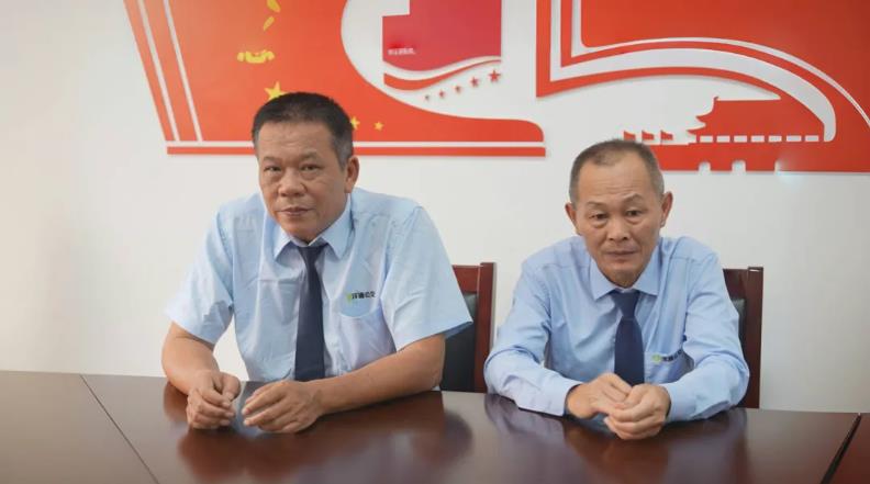 祝賀！洋浦這兩位司機獲評“全國道路運輸安全行車優(yōu)秀駕駛員”